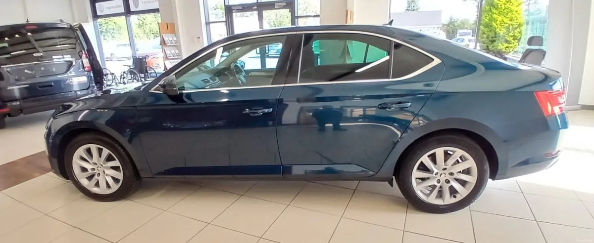 DEAL OF THE MONTH LOW MILAGE Skoda Superb 2023 - Image 4