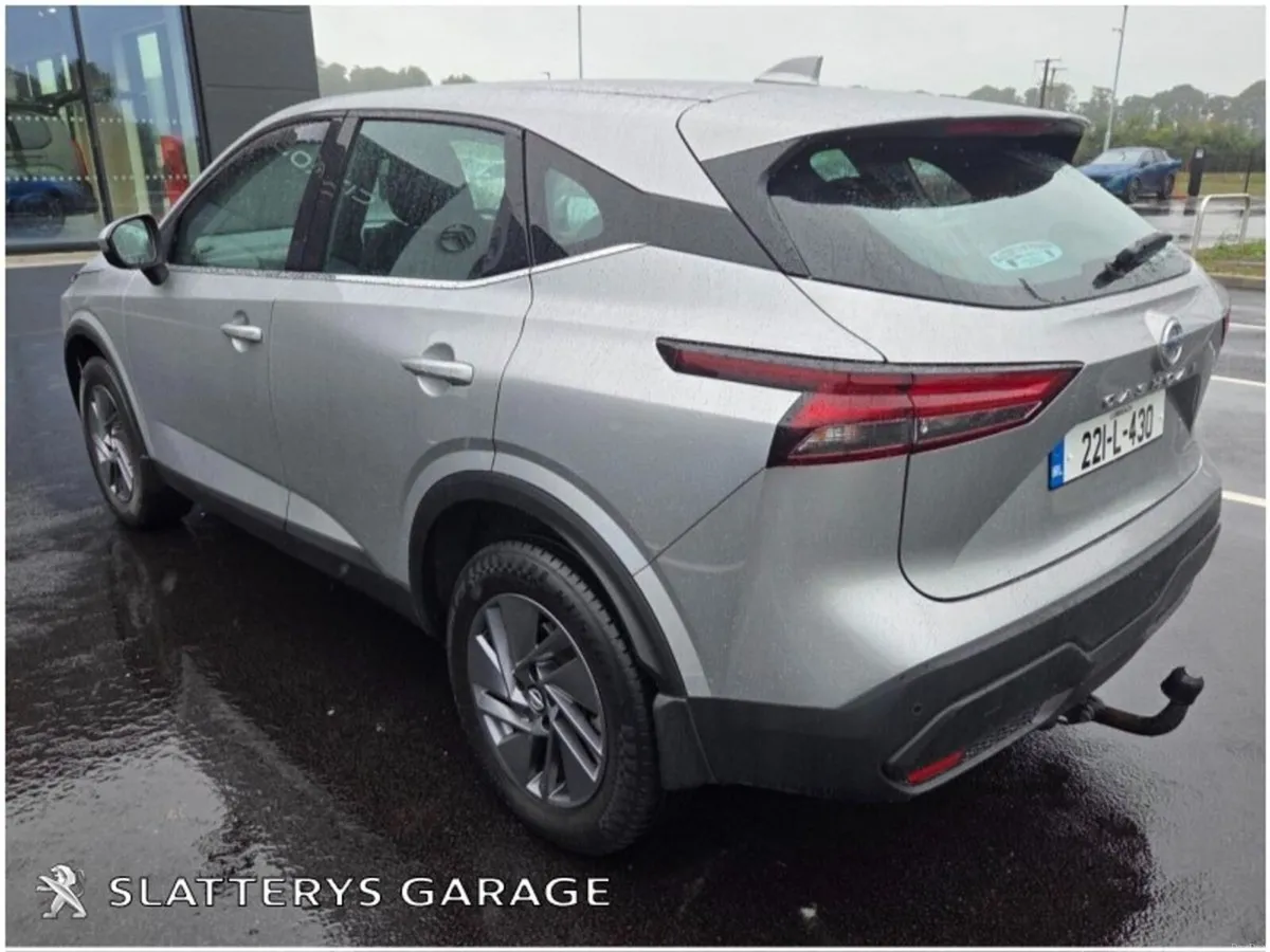 Nissan Qashqai 1.3 PET MILD HYBRID SV - Image 4