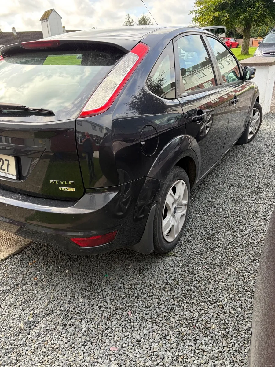 Ford Focus 2010 - Image 3