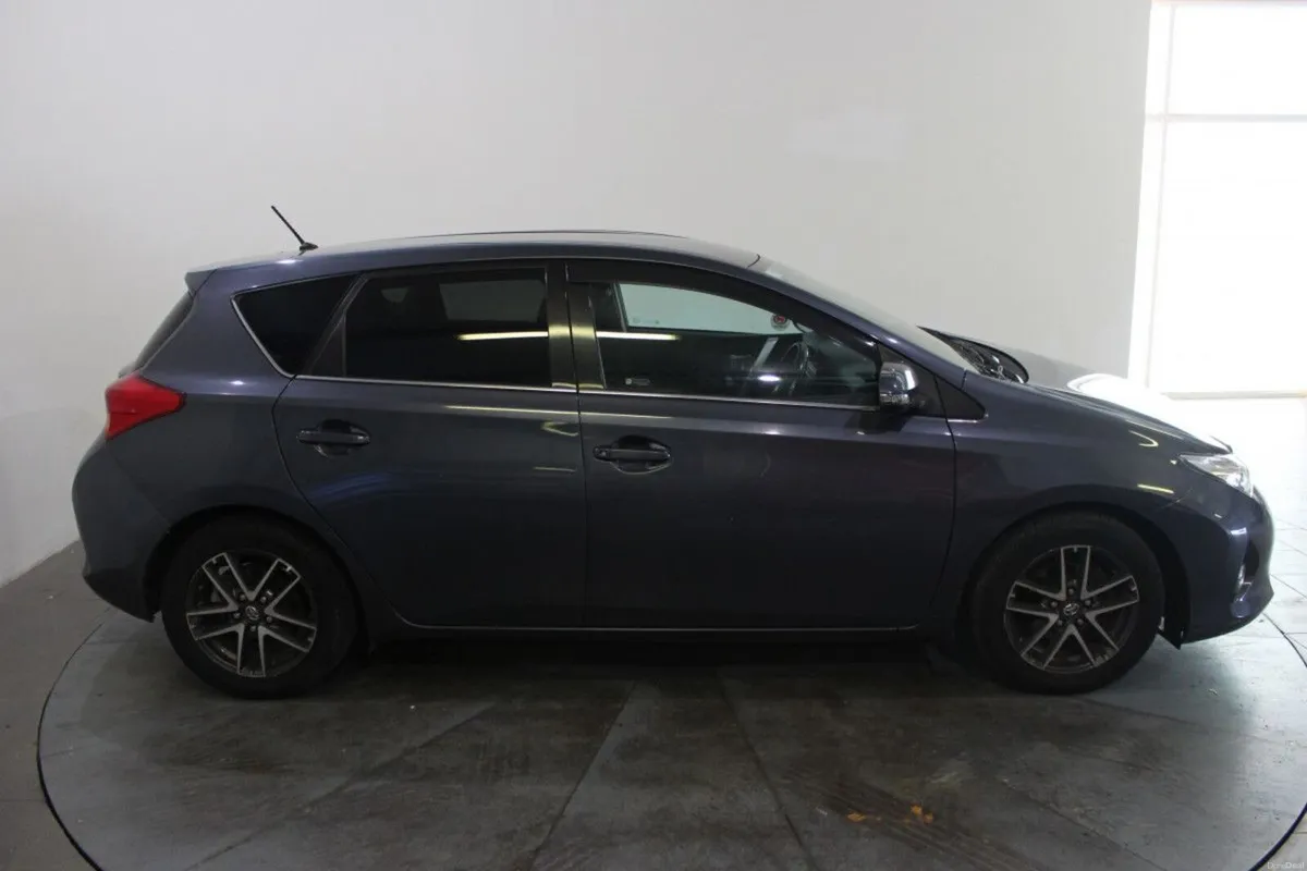 Toyota Auris 1.4D - TENDER 23 - Image 3