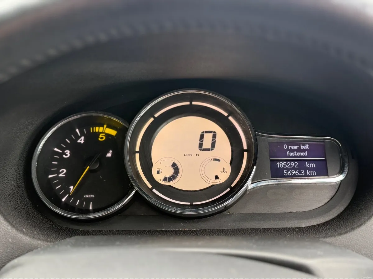 152 Renault Megane 1.5 diesel NCT 7/27 TAX 6/27 - Image 6