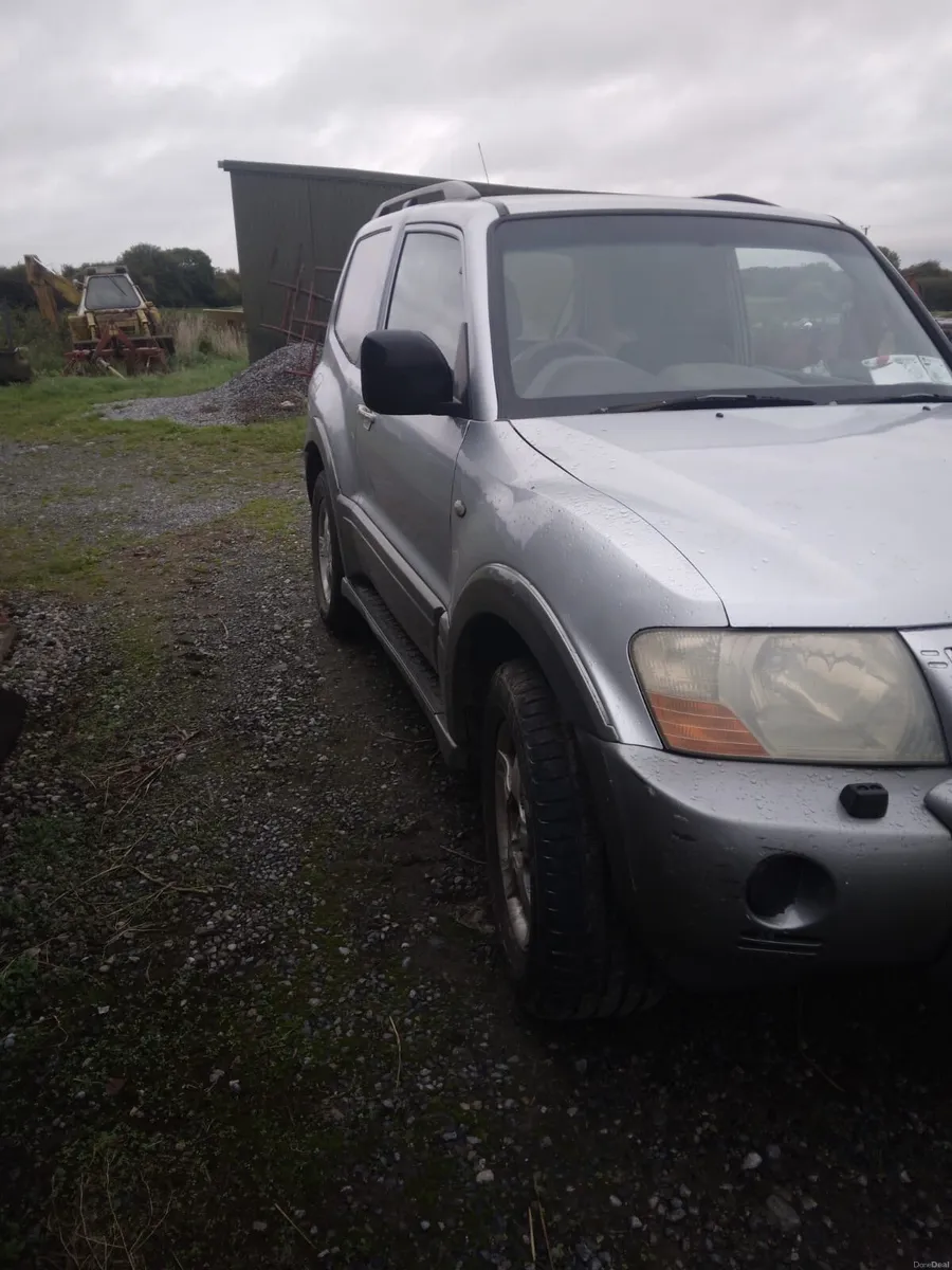 Mitsubishi Pajero - Image 4