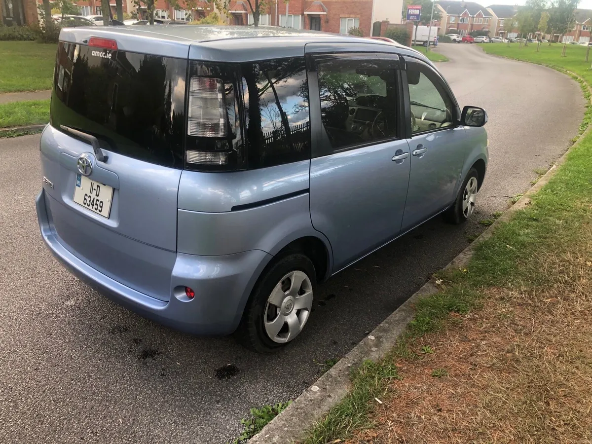 2011 toyota sienta automatic - Image 5