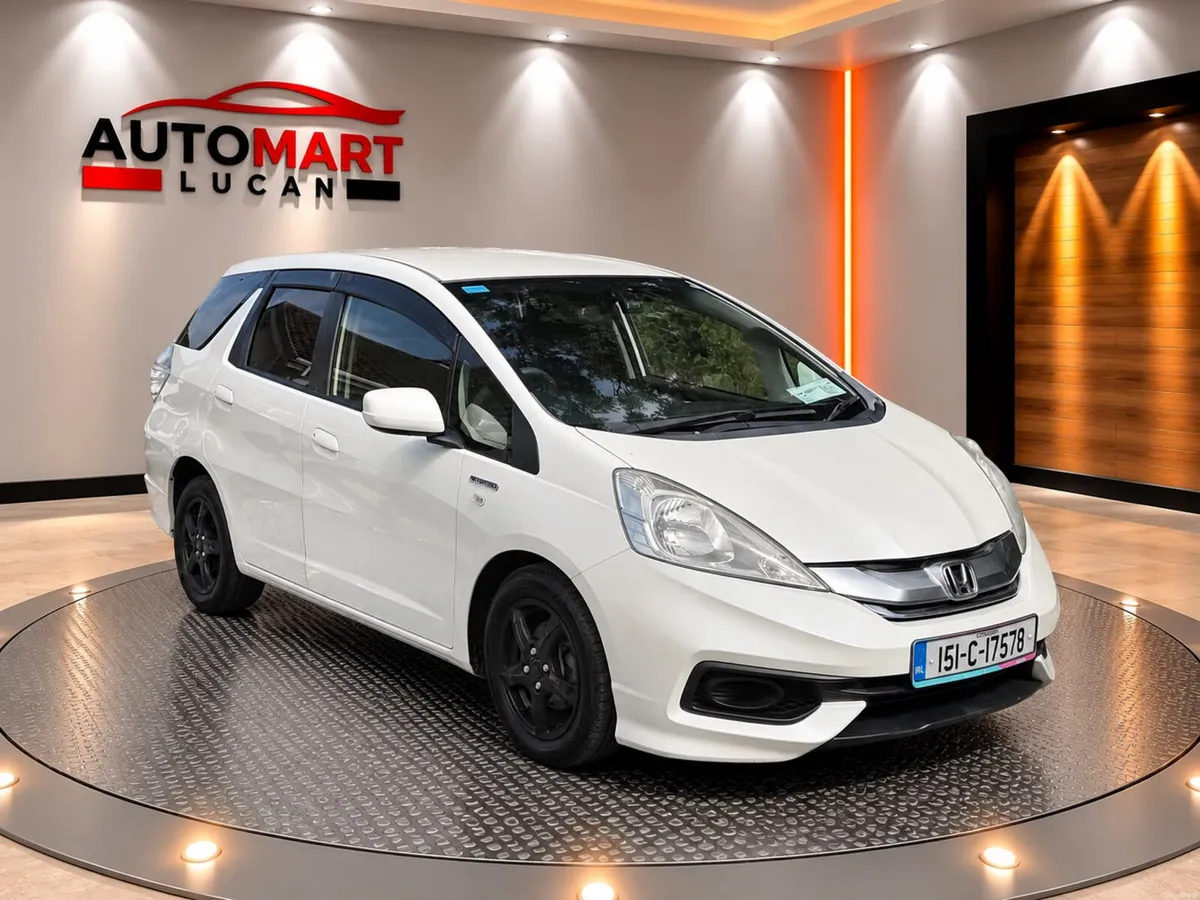Honda Shuttle 2015 1.3 Hybrid  Straight Sale - Image 3