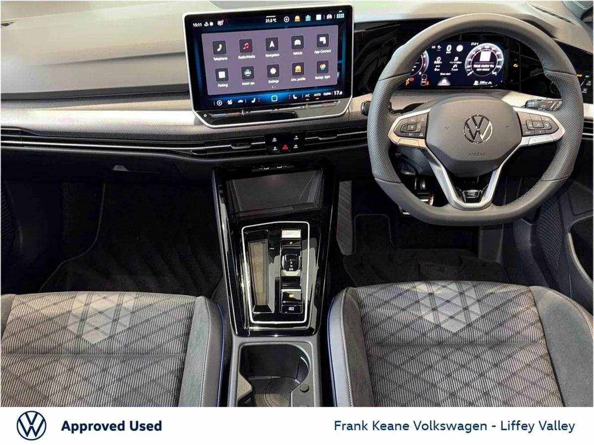 Volkswagen Golf *NEARLY NEW* R-LINE AUTO 1.5 TSI M - Image 2