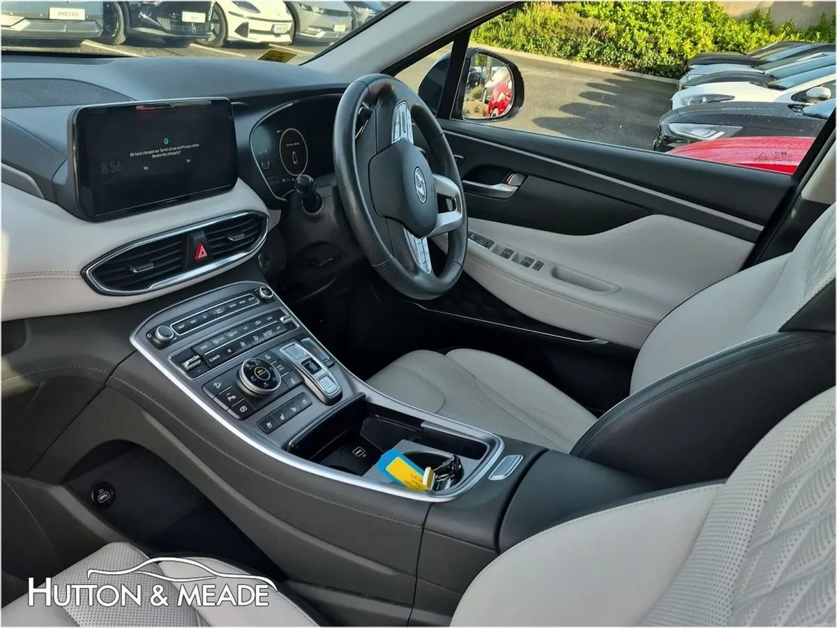 Hyundai Santa Fe Premium PHEV 1.6 Petrol 5dr - Image 5