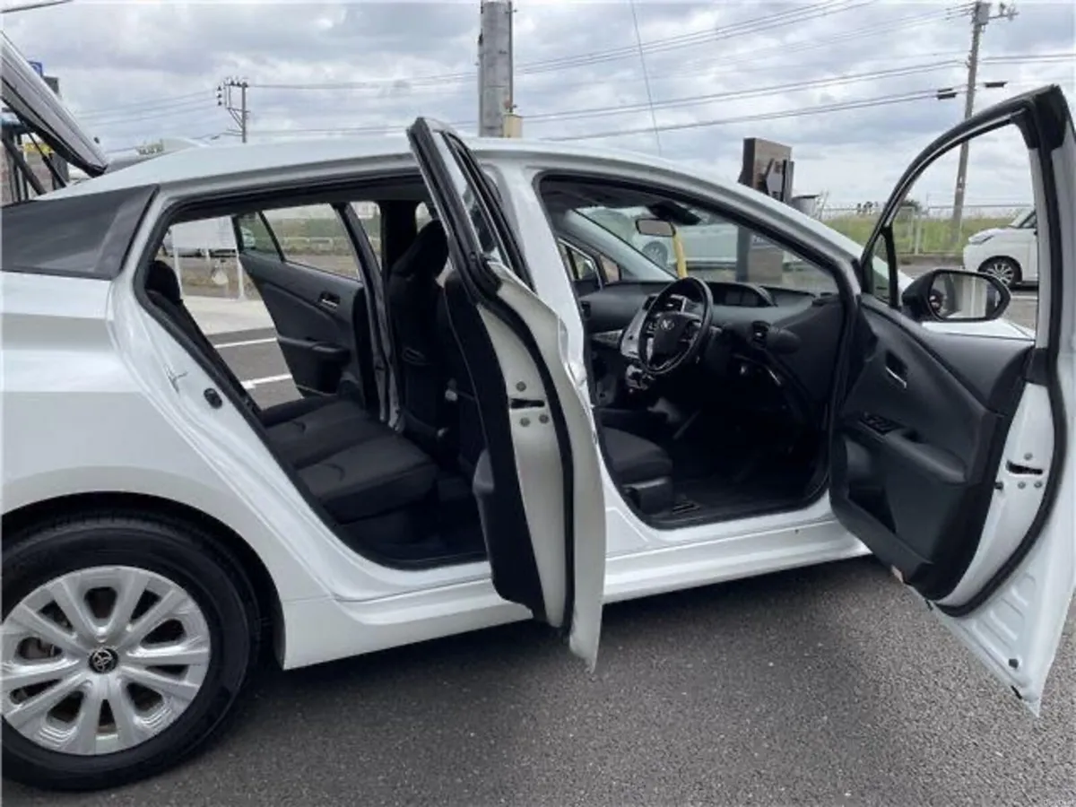 Toyota Prius 2021 price negotiable new Nct and tax - Image 6