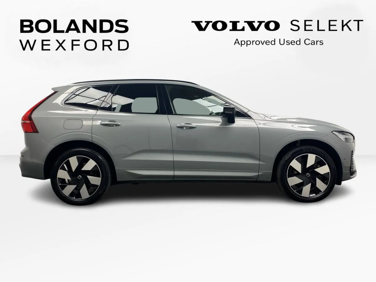 Volvo XC60 T6 AWD PHEV Plus Dark - Image 5
