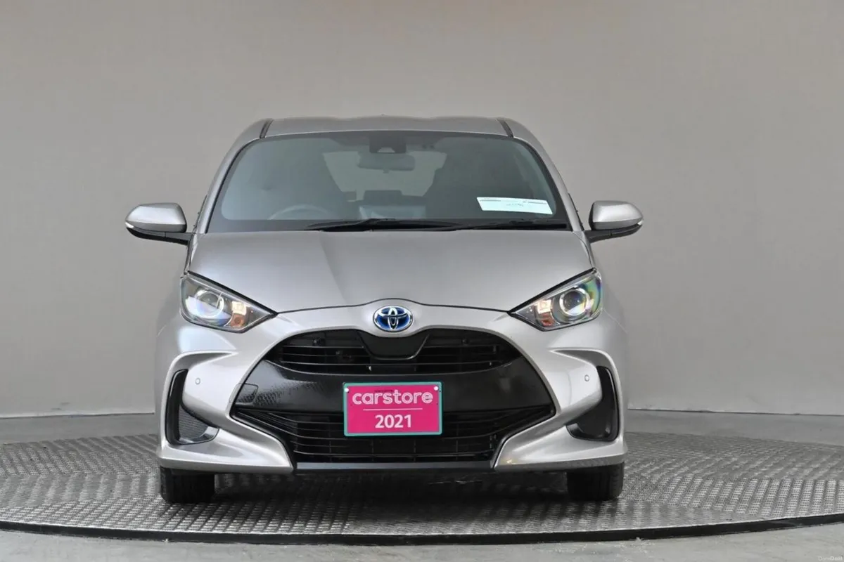 Toyota Yaris 1.5 PETROL HYBRID **REVERSE CAM**PARK - Image 2