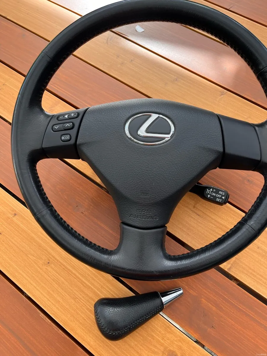 Lexus RX 300 Steering Wheel and gear stick knob - Image 1