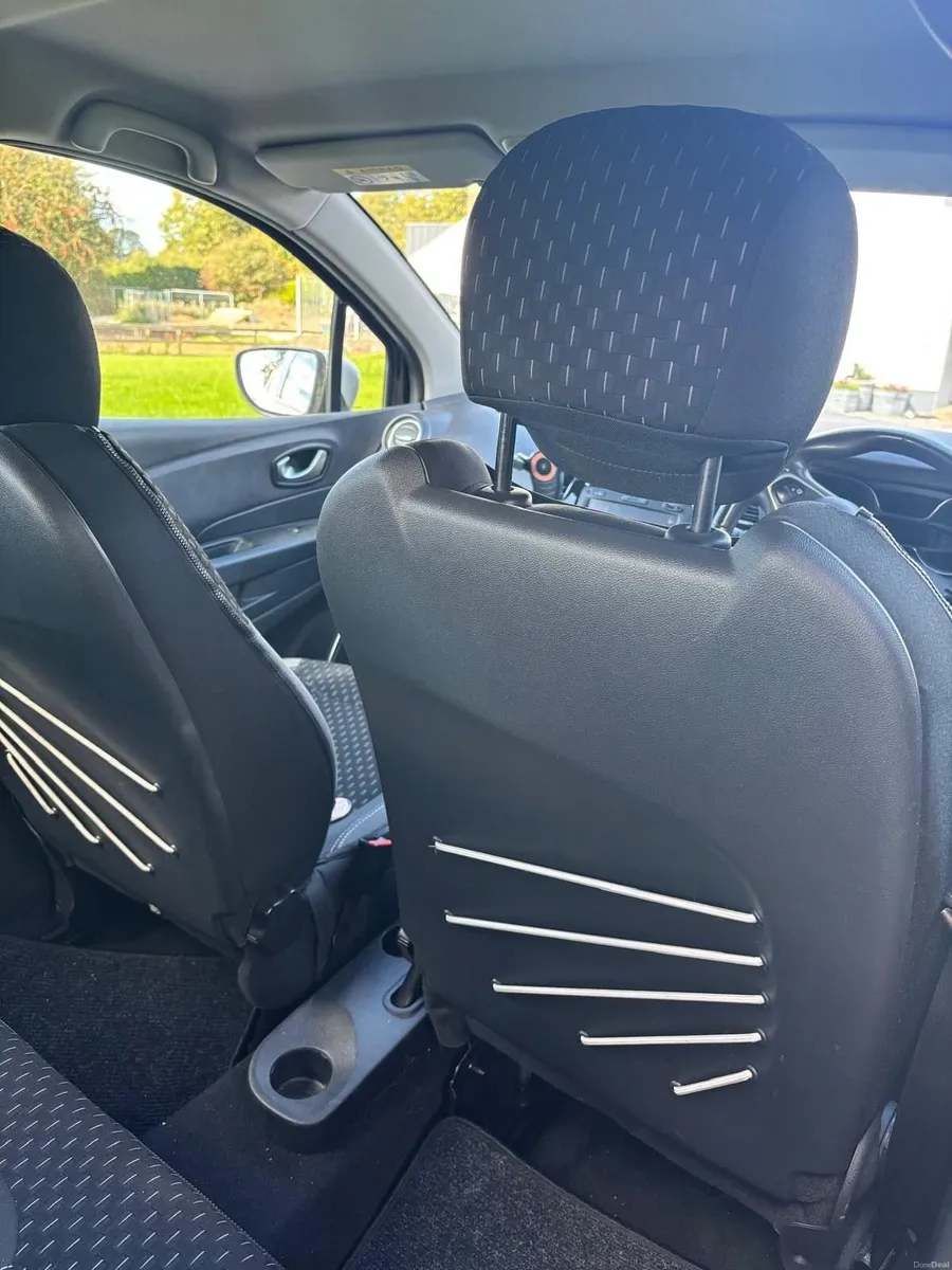 Renault Captur 2018 NCT 07/28 - Image 6