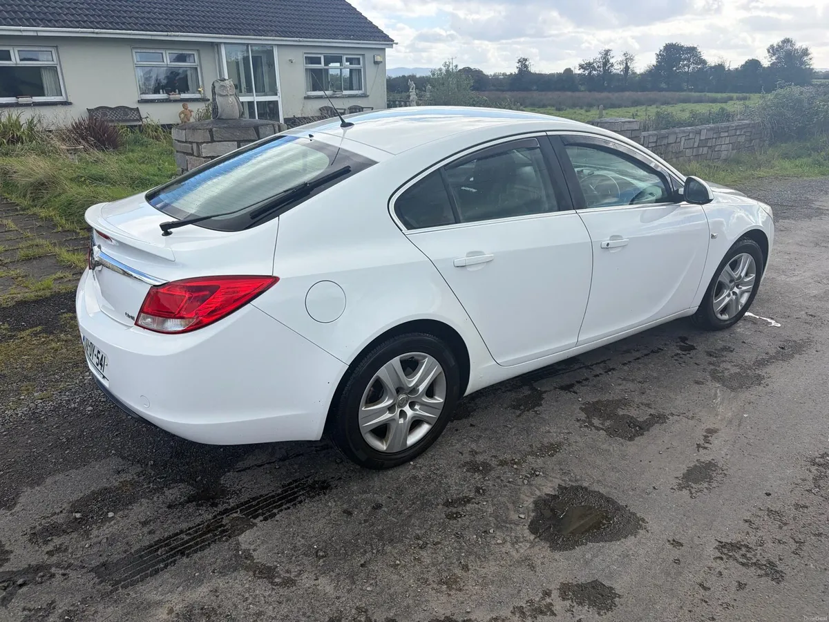 2013 Vauxhall Insignia , low mileage - Image 4