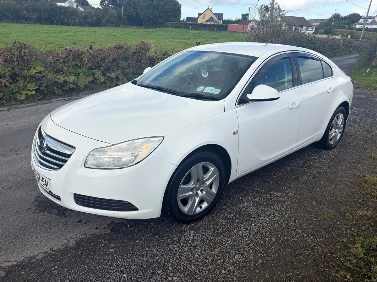 2013 Vauxhall Insignia , low mileage - Image 3