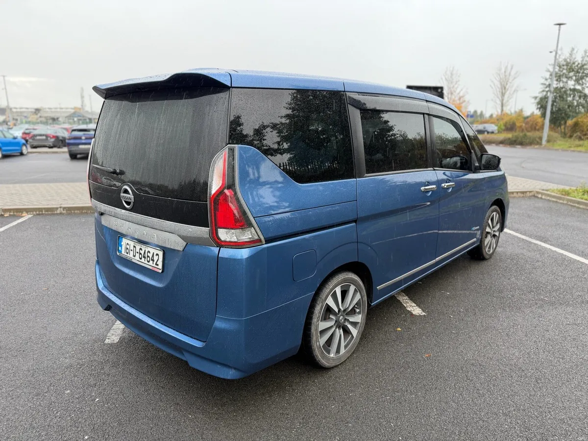 Nissan Serena - Image 4