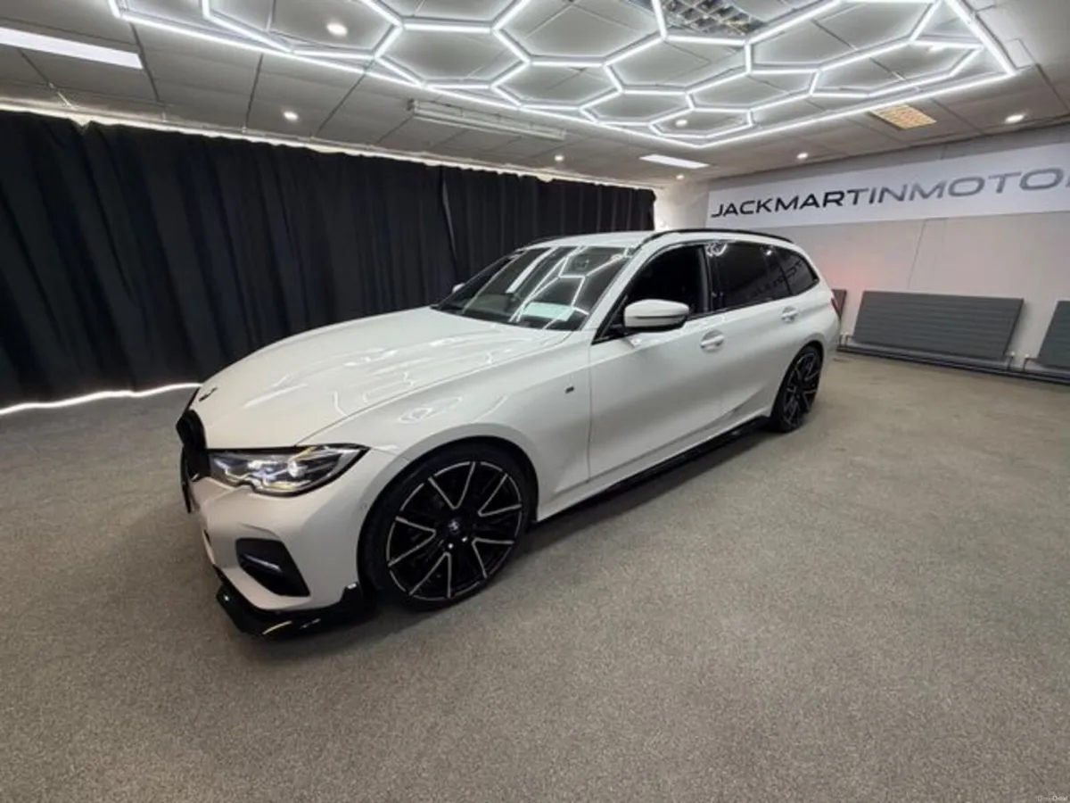 BMW 3-Series 320D Touring XDrive M Sport - Image 4