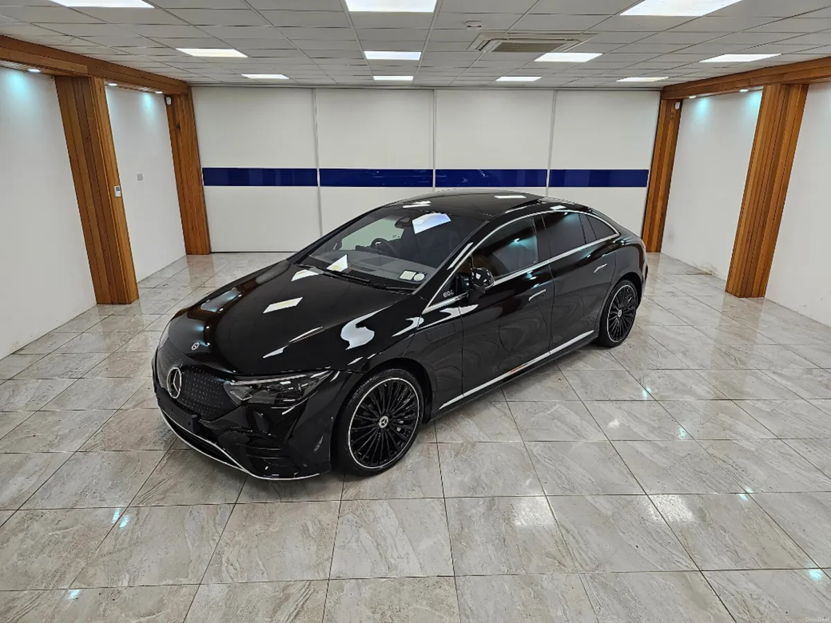 Mercedes-Benz EQE PREMIUM PLUS // PAN SUNROOF - Image 2