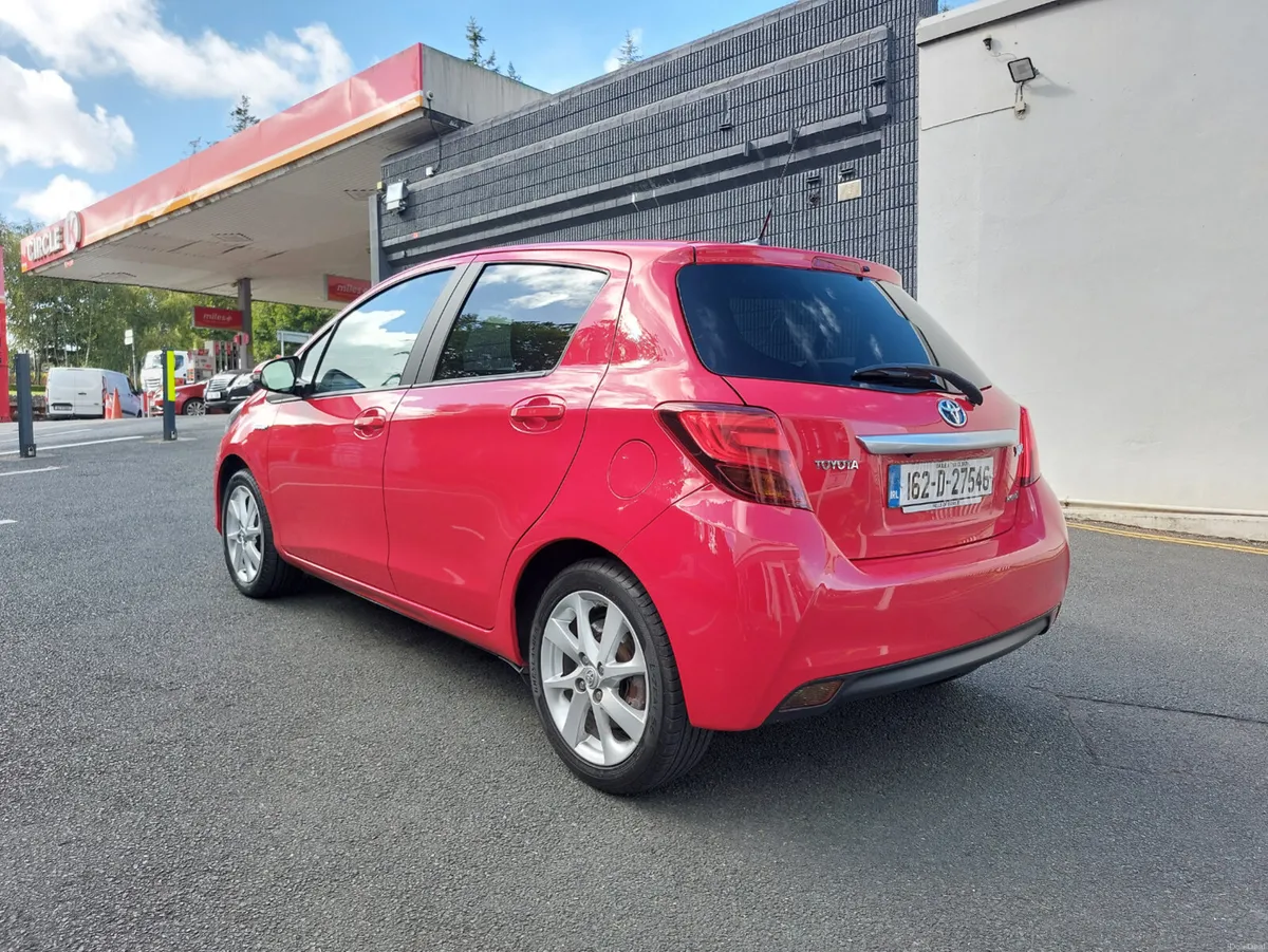 Toyota Yaris 2016 1.5 HYBRID AUTOMATIC - Image 5
