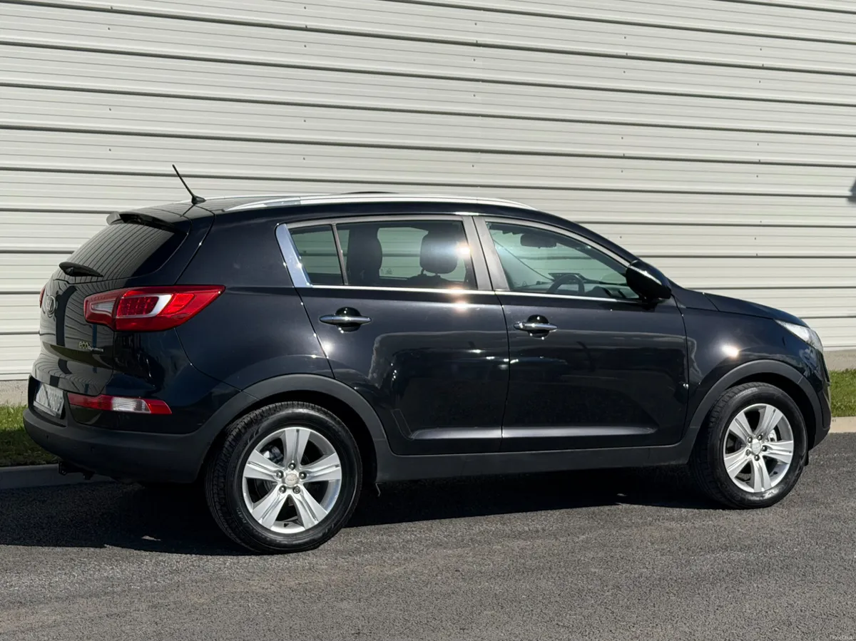 Kia Sportage PLATINUM *LowKMS - Image 3
