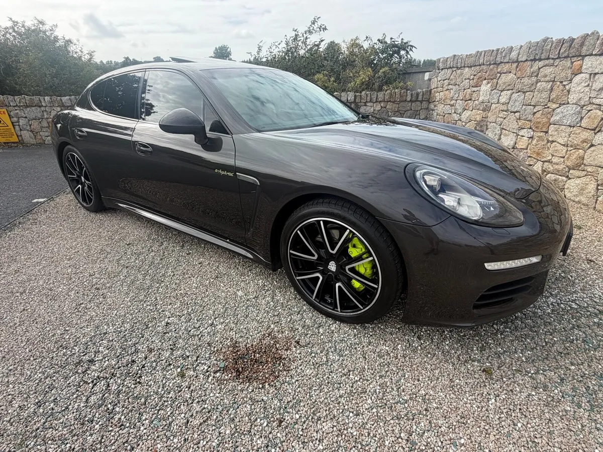 Porsche Panmera 3.0 petrol e hybrid - Image 1