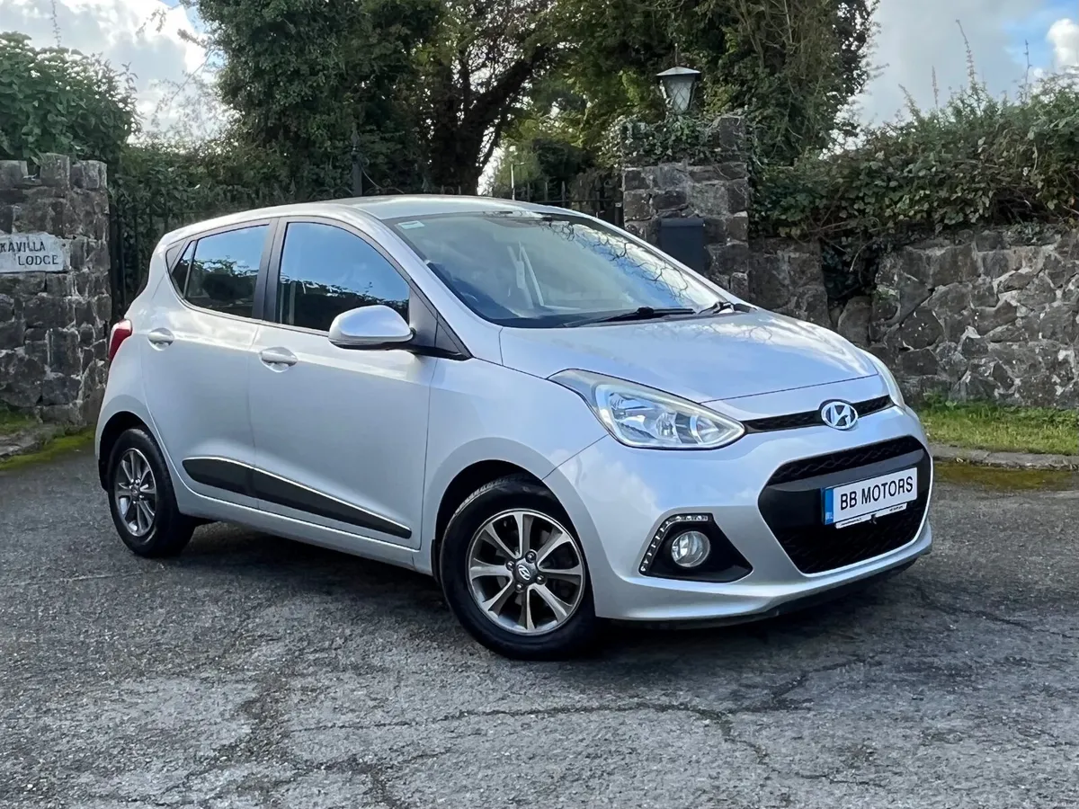 Hyundai i10 1.0 Deluxe.  Low mileage only 51,000km - Image 3