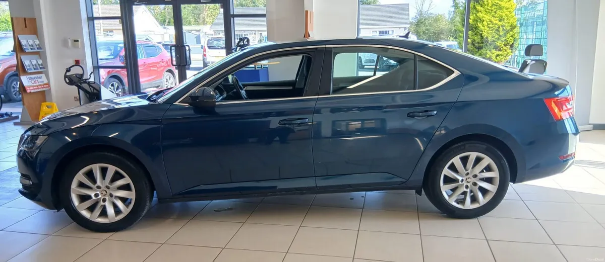 DEAL OF THE MONTH LOW MILAGE Skoda Superb 2022 - Image 3