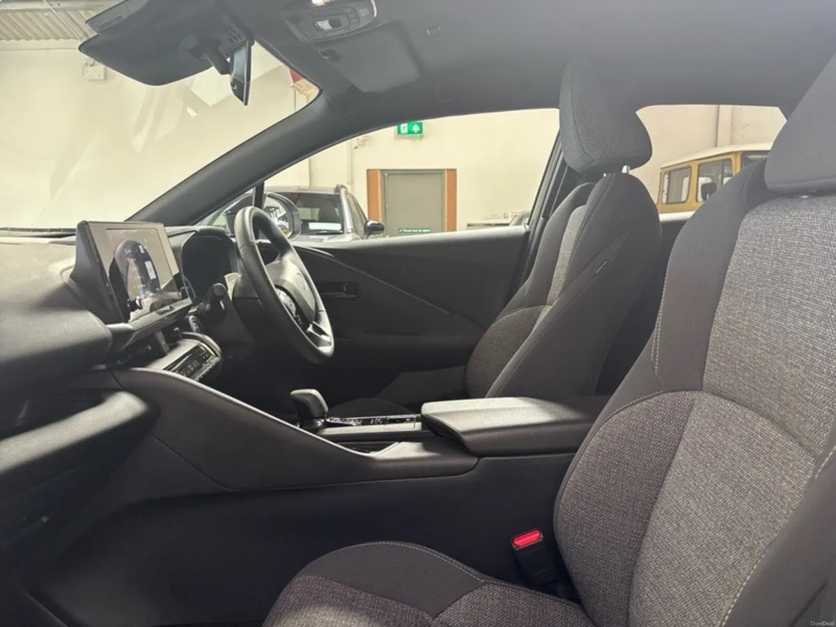 Toyota C-HR HYBRID SPORT AUTO - Image 6