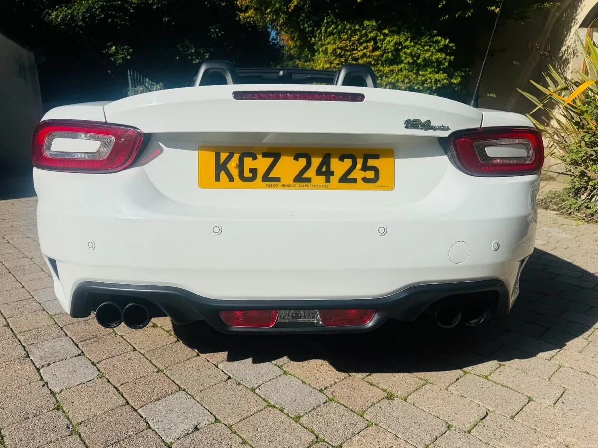 STUNNING V RARE Abarth 124 Spider MEGA NI CAR - Image 6