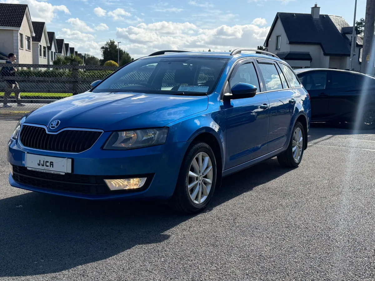 ABSOLUTELY IMMACULATE 2016 (162) DIESEL OCTAVIA - Image 3