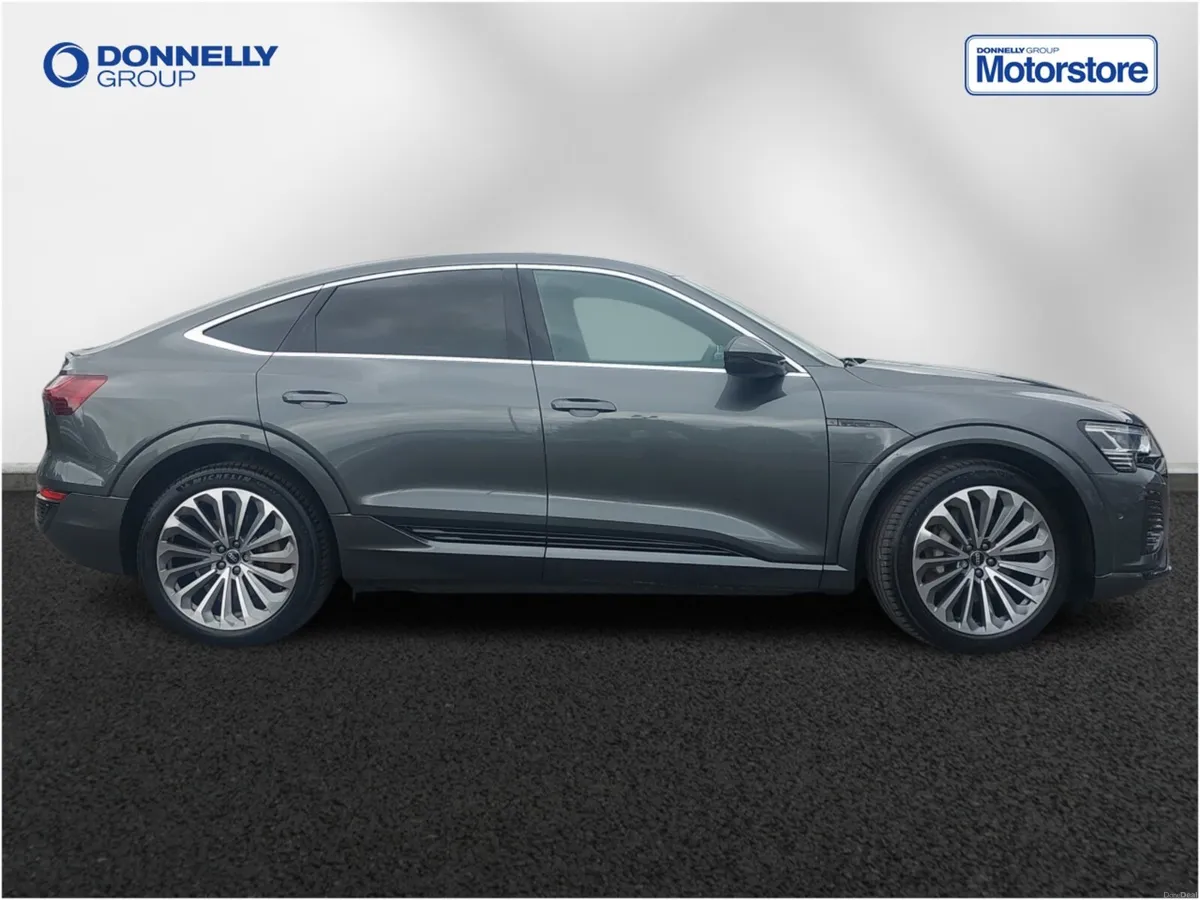 Audi Q8 300kW 55 Quattro 114kWh S Line 5dr Auto - Image 3