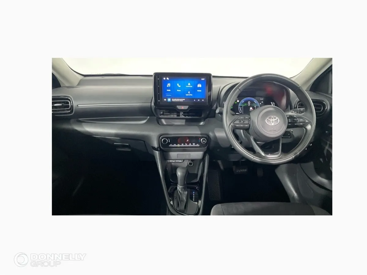Toyota Yaris 1.5 Hybrid Design 5dr CVT - Image 4