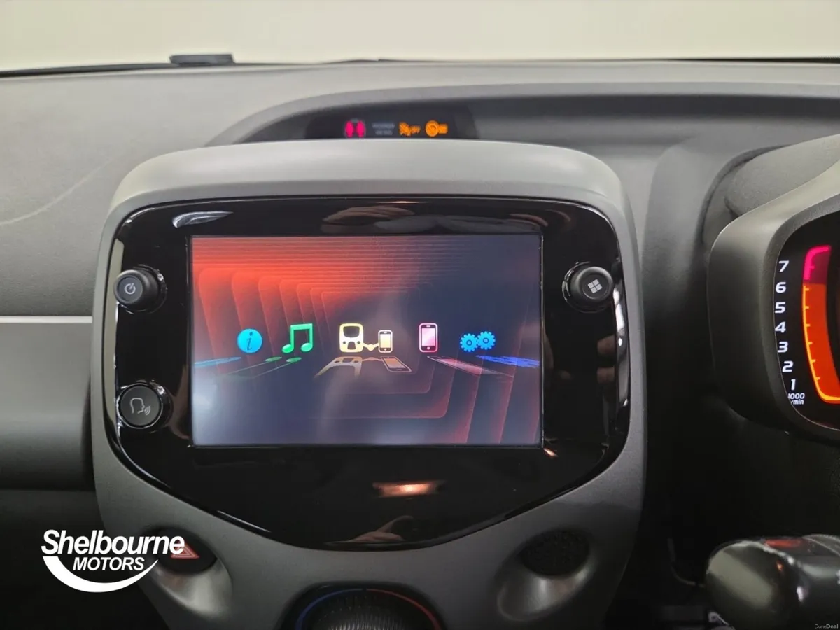 Toyota AYGO 1.0 VVT-i X-Play TSS 5dr x-shift - Image 5