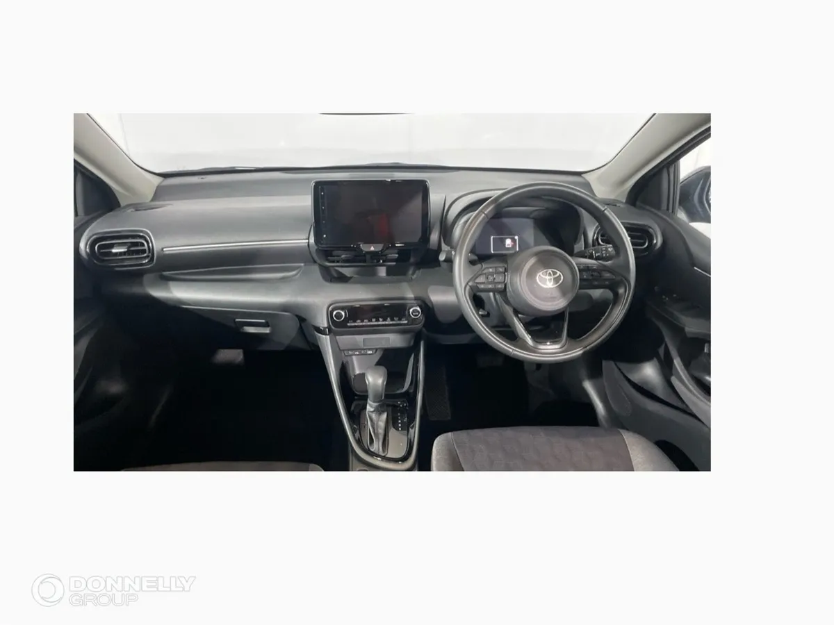 Toyota Yaris 1.5 Hybrid Design 5dr CVT - Image 4