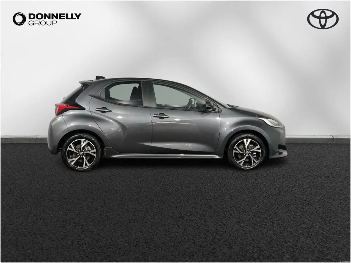 Toyota Yaris 1.5 Hybrid Design 5dr CVT - Image 3