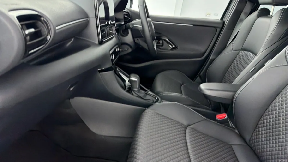 Toyota Yaris 1.5 Hybrid 130 Excel 5dr CVT - Image 5