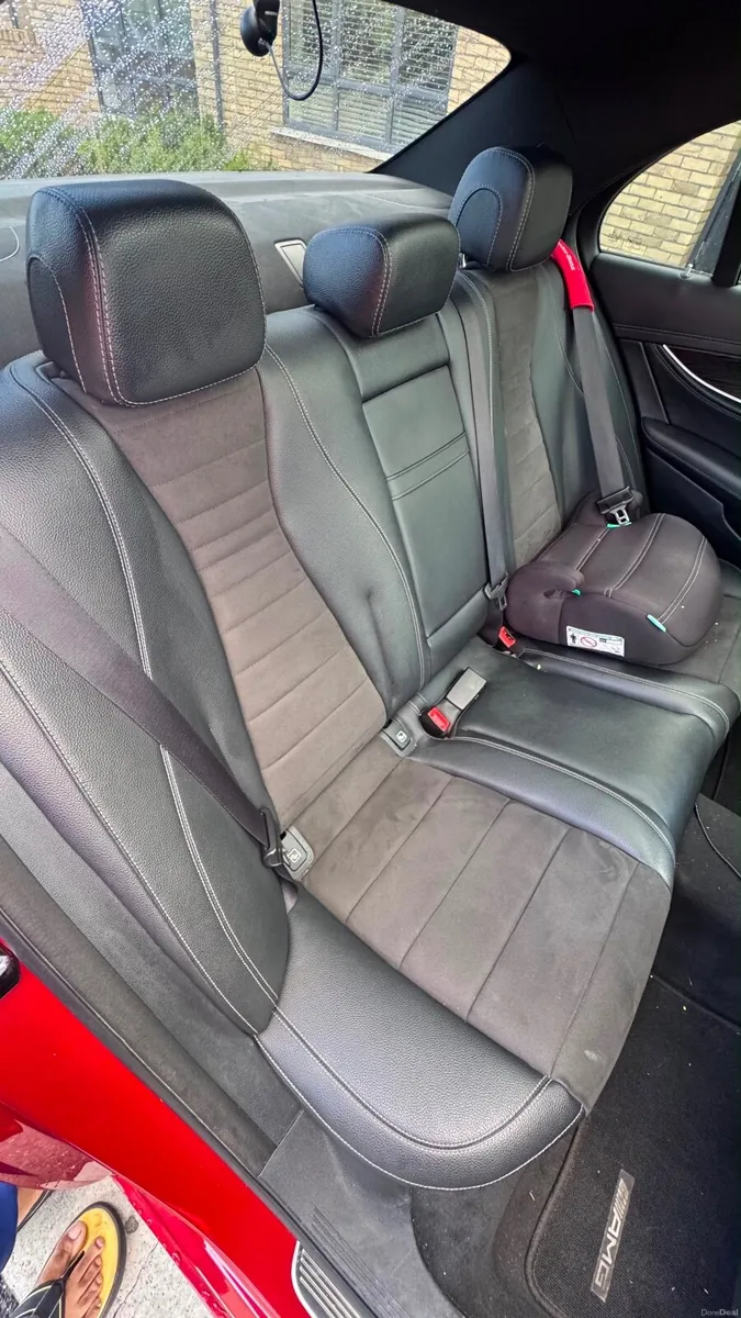 Mercedes E220D premium plus Amgline - Image 6