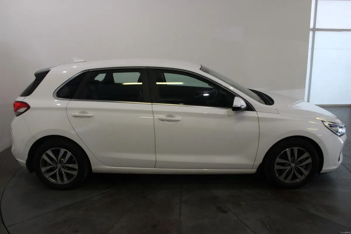 Hyundai i30 1.0 T-GDI Deluxe Plus - TENDER 32 - EN - Image 3