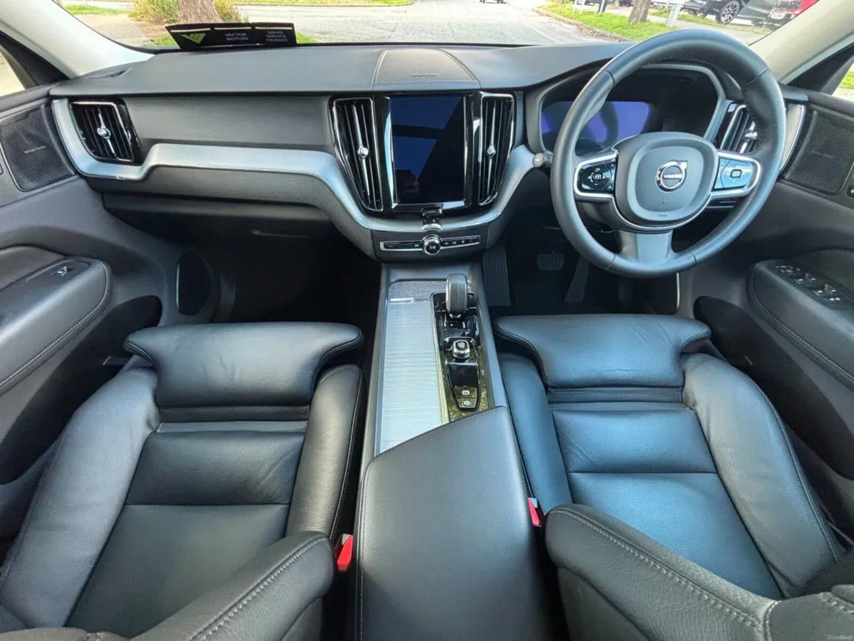 Volvo XC60 T6 Recharge AWD AUTO PLUS PHEV - Image 2