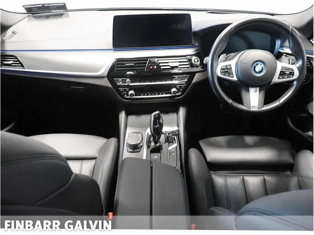 BMW 5-Series 530e M Sport TOURING - Image 4