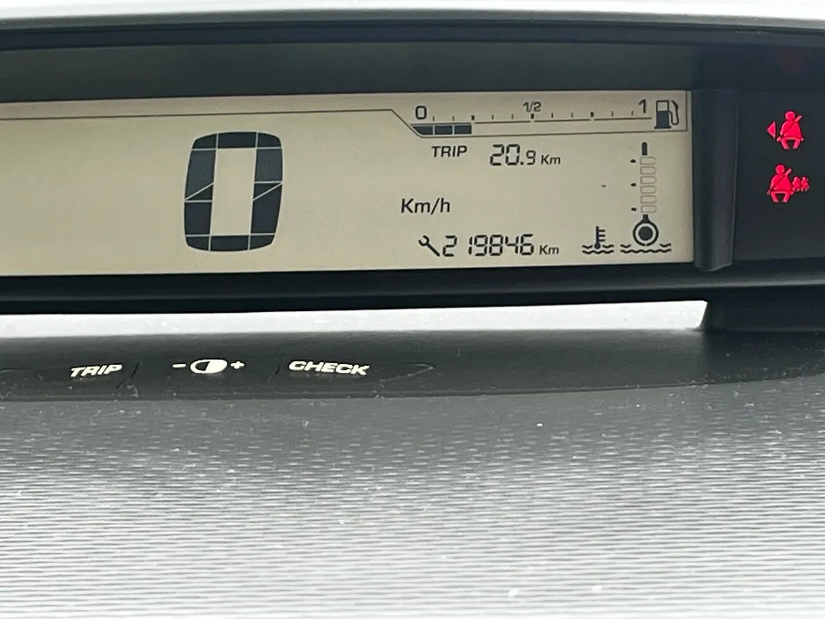 CITROEN C4 1.6 DIESEL - Image 6