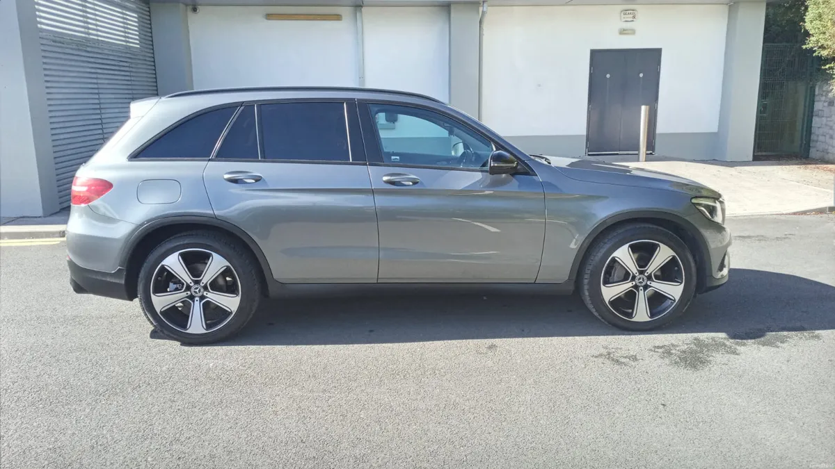 MERCEDES GLC CLASS 220D / 2019 / 2.1 DIESEL / AUTO - Image 4