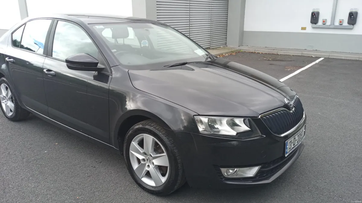 SKODA OCTAVIA / 2013 / 1.6 DIESEL / MANUAL - Image 3