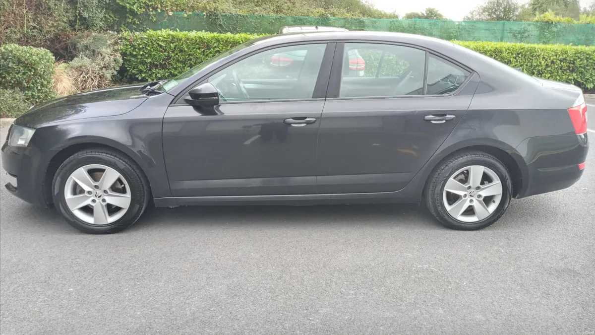 SKODA OCTAVIA / 2013 / 1.6 DIESEL / MANUAL - Image 5