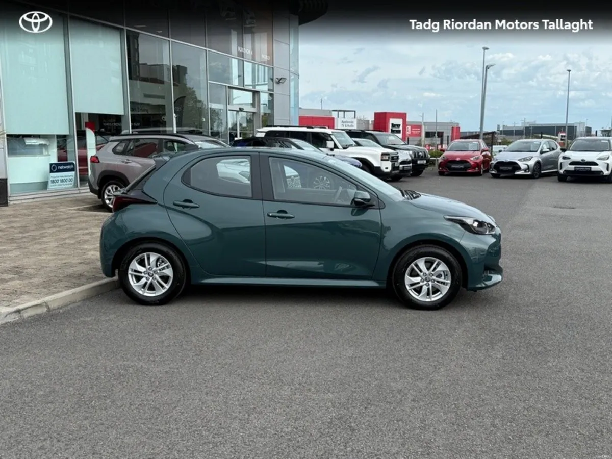Toyota Yaris Yaris HEV Luna *** SAVE €3500 ON THIS - Image 3