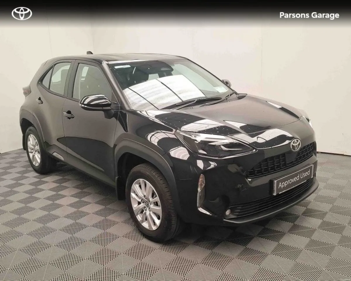 Toyota Yaris Cross YARIS CROSS LUNA - Image 1
