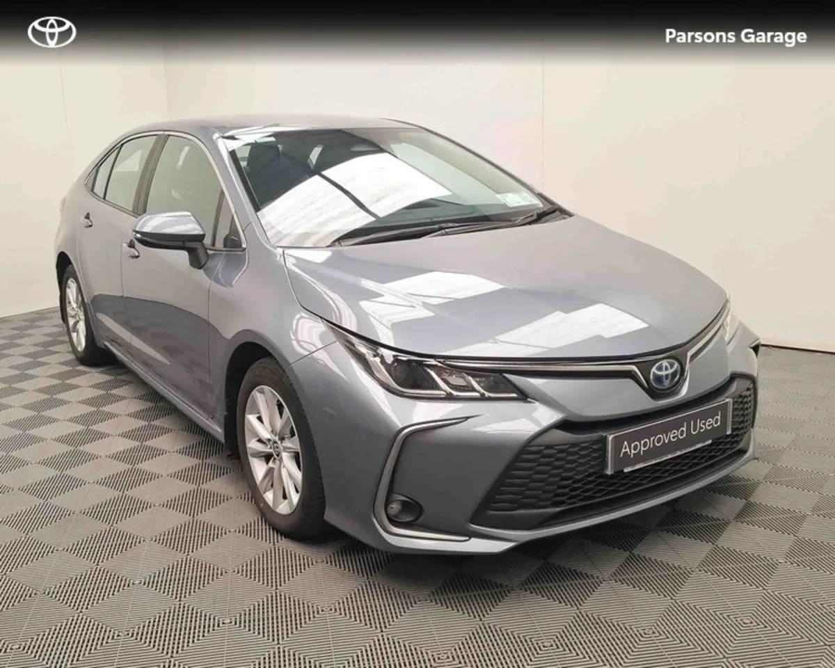 Toyota Corolla COROLLA LUNA SALOON - Image 1