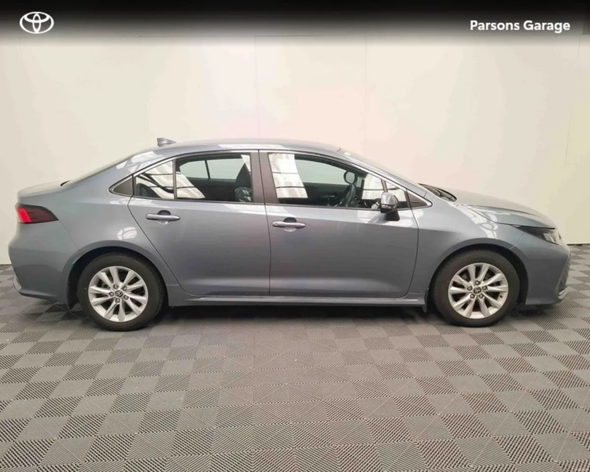 Toyota Corolla COROLLA LUNA SALOON - Image 3