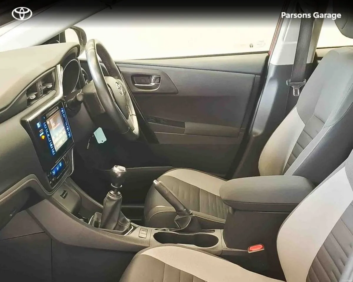 Toyota Auris 1.4 D-4D LUNA 4DR - Image 6