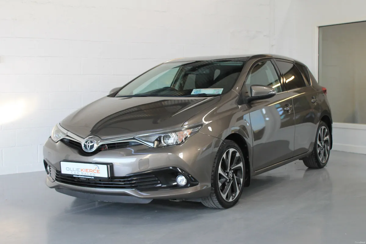 Toyota Auris 2017 SOL D4D Low Kms Finance arranged - Image 1