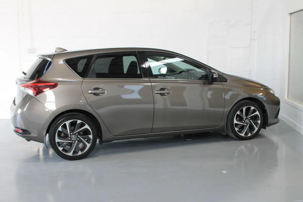 Toyota Auris 2017 SOL D4D Low Kms Finance arranged - Image 5