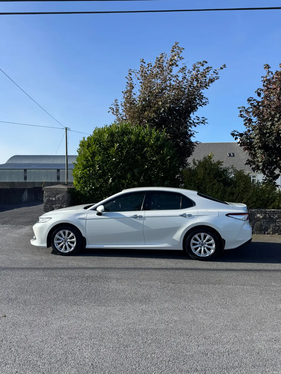 Toyota Camry 2019 - Image 5